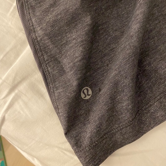 Lululemon pace breaker shorts 7” - Picture 3 of 3
